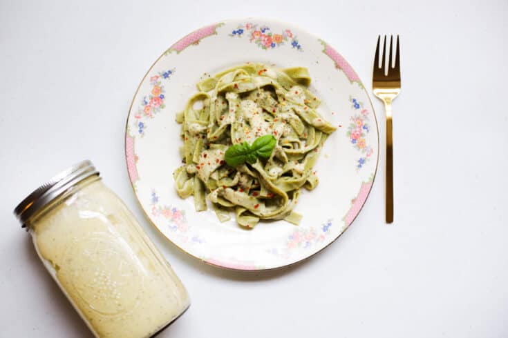 素食主义者阿尔弗雷多食谱：一种以花椰菜为基础的意大利面酱
